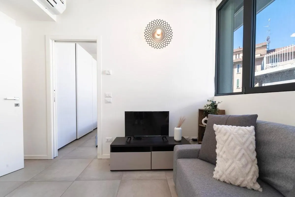 Monviso Sweet Apartment - Near Center - M5 Station 밀라노 0*,