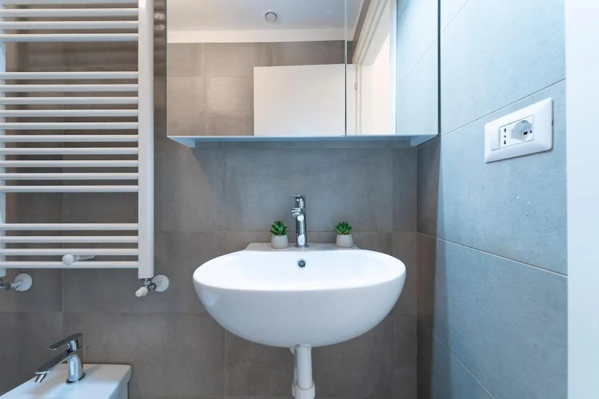 Monviso Sweet Apartment - Near Center - M5 Station 밀라노 0*,